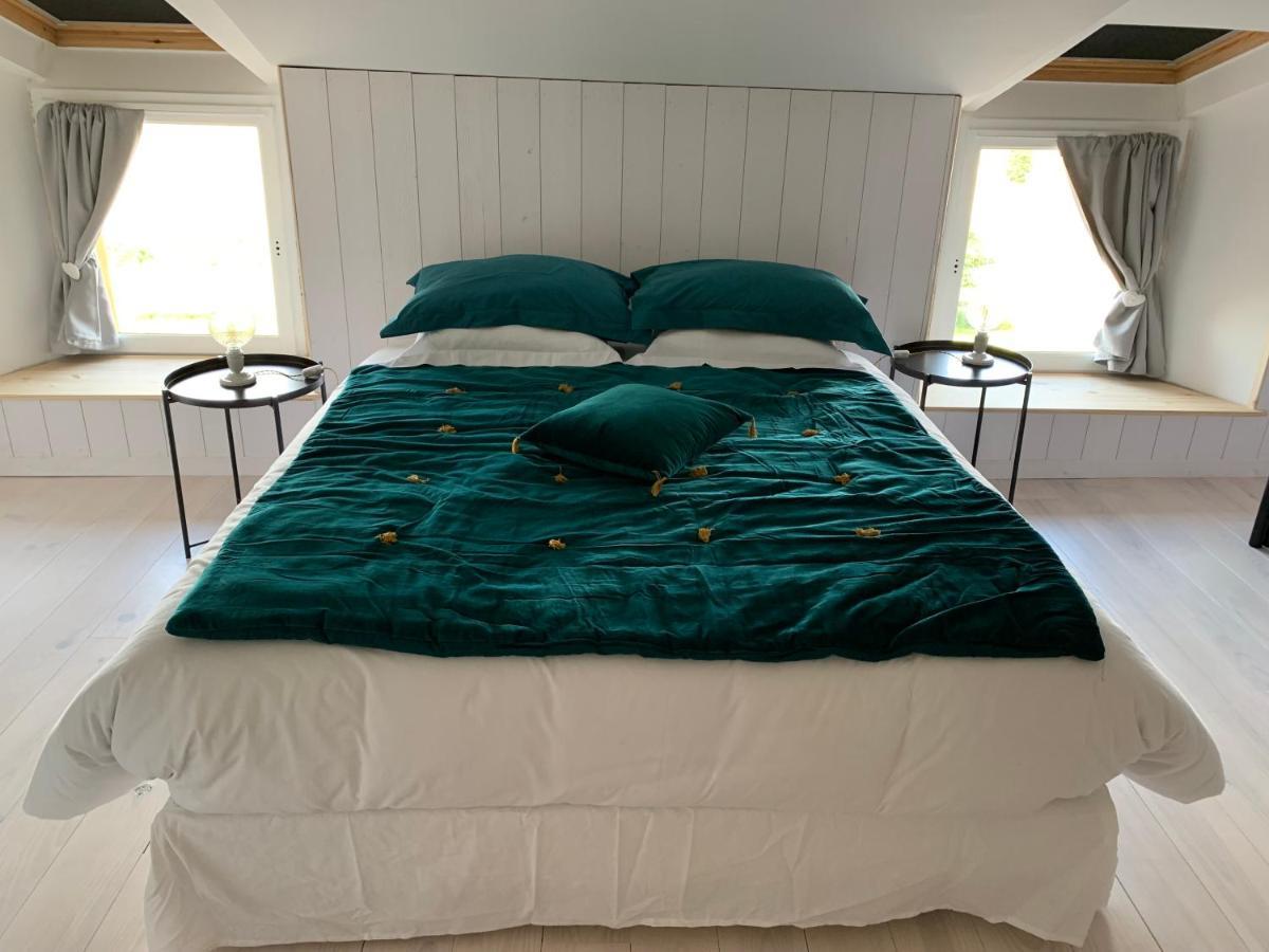 Les Bouyeres Bed & Breakfast Saint-Malon-sur-Mel ภายนอก รูปภาพ