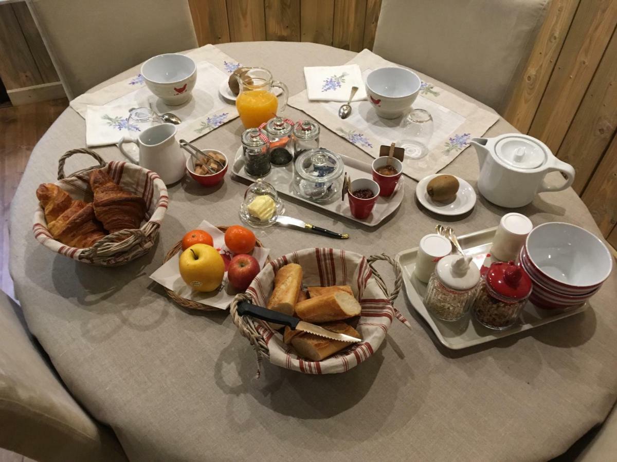 Les Bouyeres Bed & Breakfast Saint-Malon-sur-Mel ภายนอก รูปภาพ